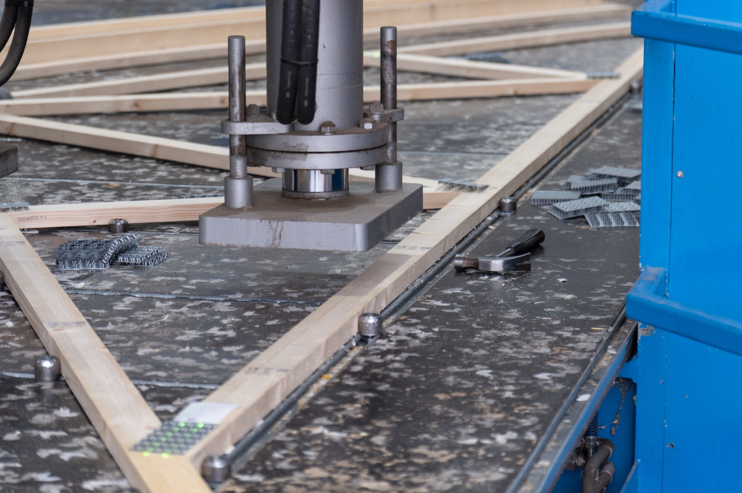 trusses being made